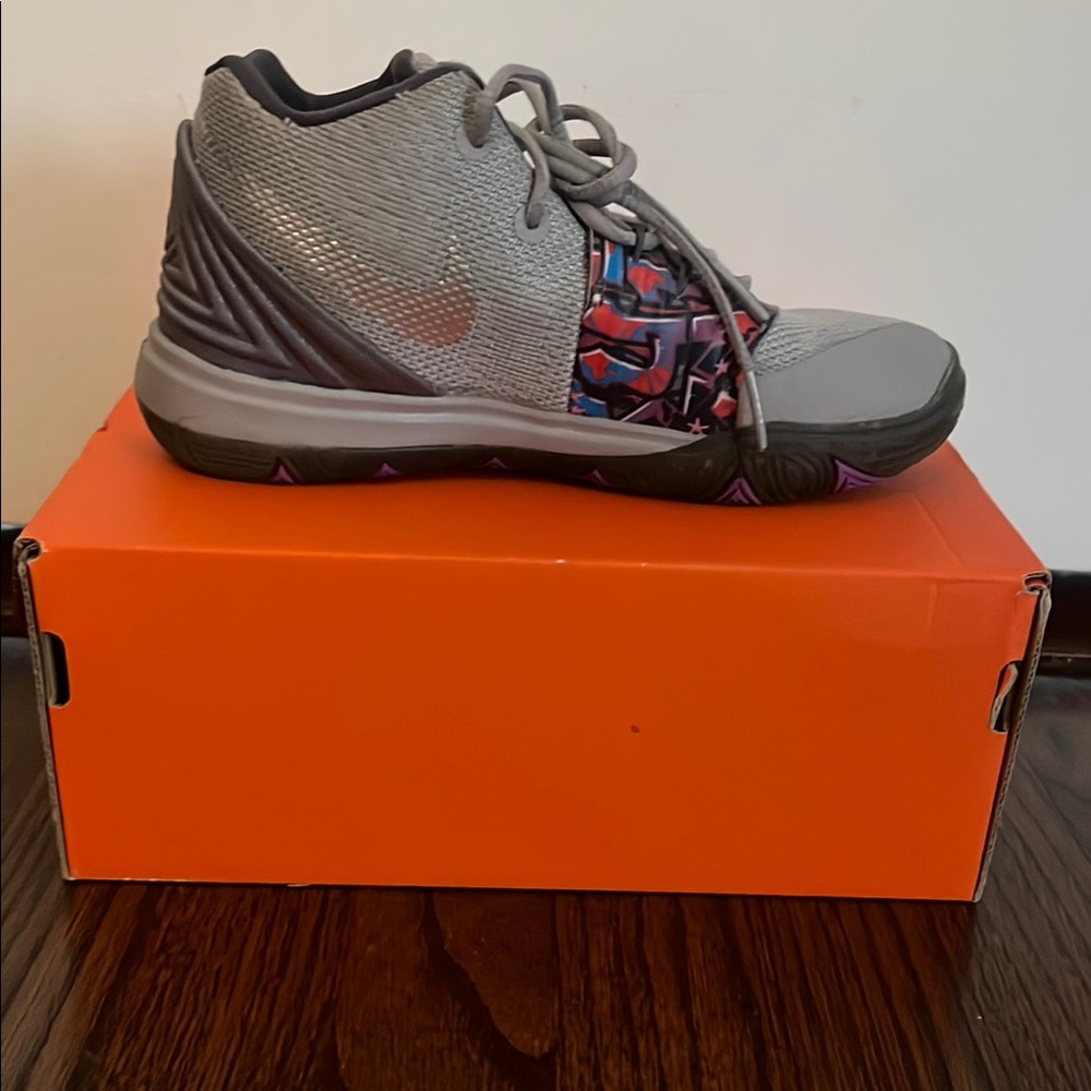 Nike Kyrie 5 Graffiti (Kids -13.5)